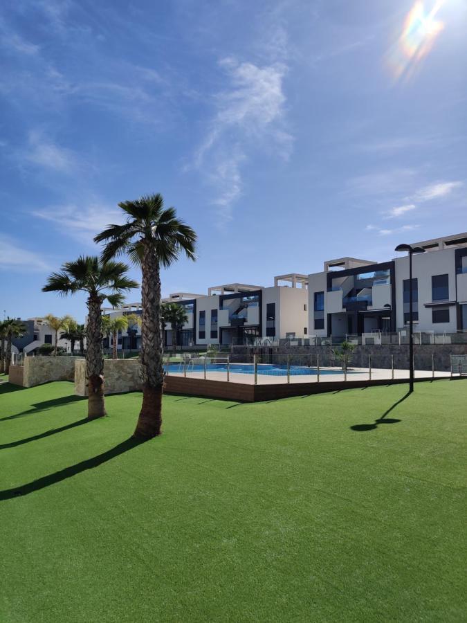 Oasis Beach Apartments Alicante Exterior photo